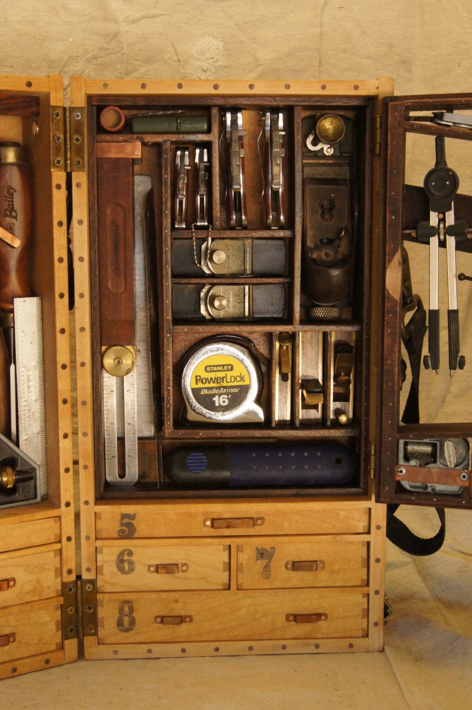 wooden toolbox | tonyfrentrop.com