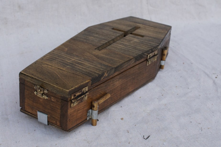 wooden skeleton | tonyfrentrop.com